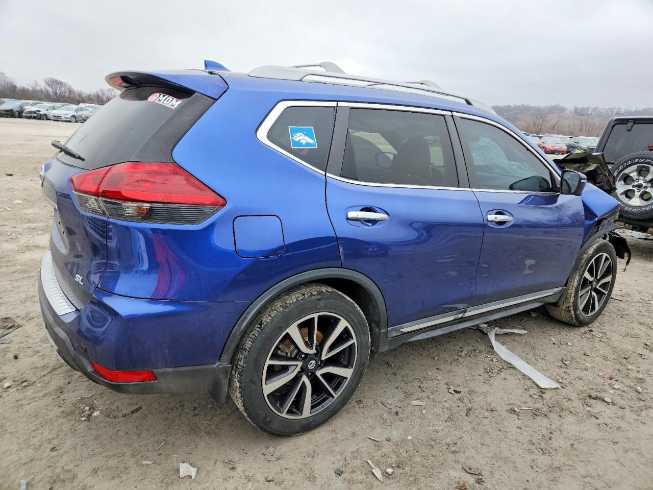 2019 NISSAN ROGUE S photo 3