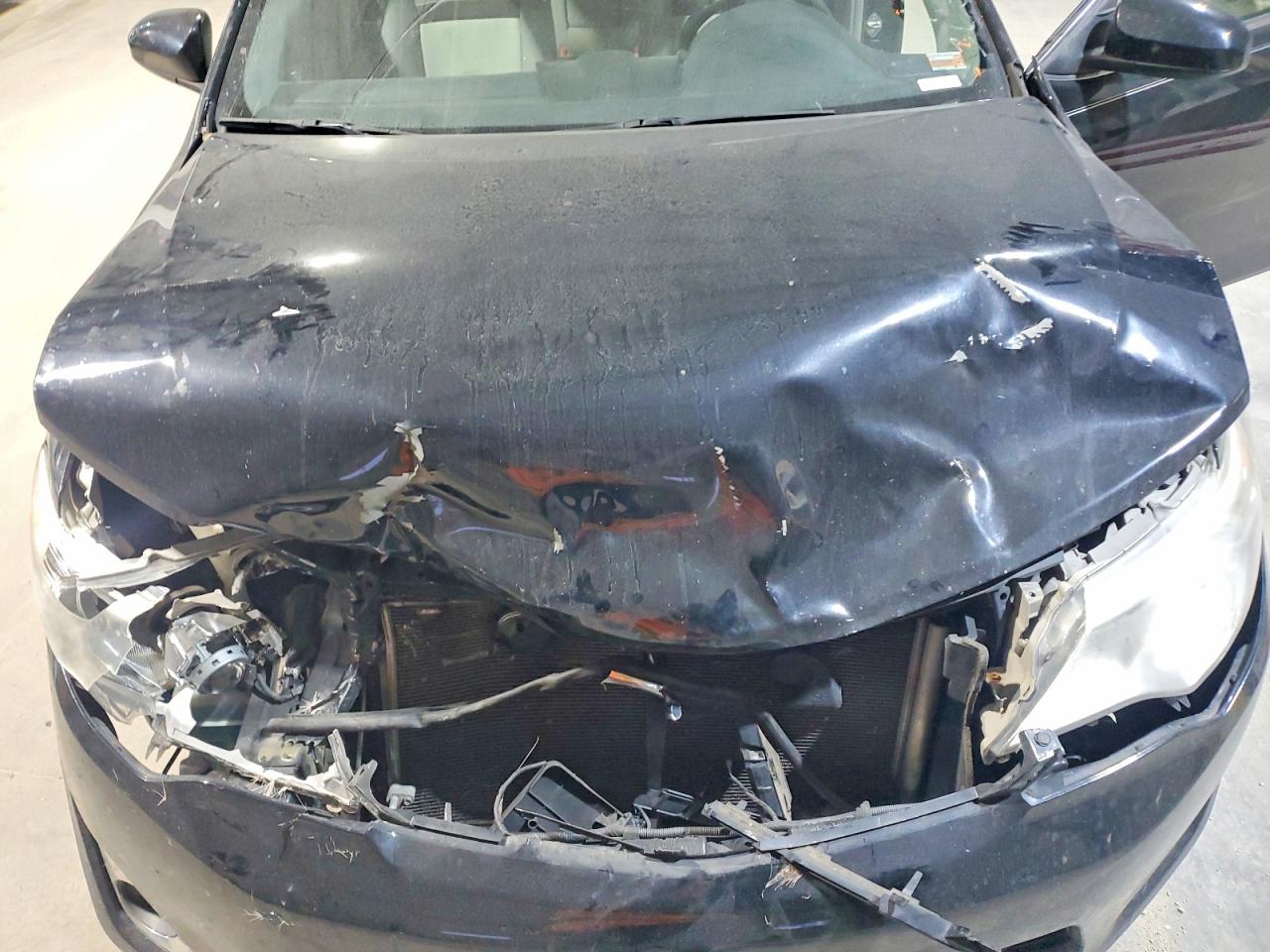 2013 TOYOTA CAMRY L photo 11