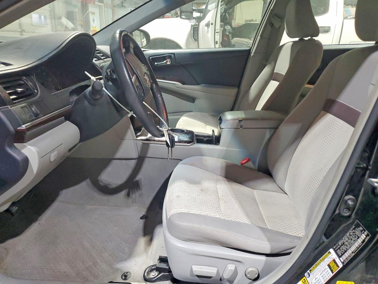 2013 TOYOTA CAMRY L photo 7