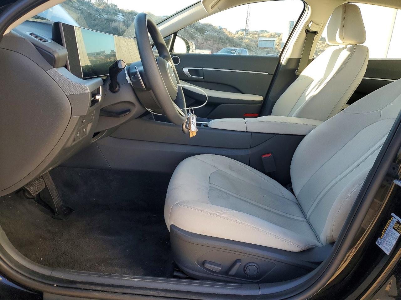 2025 HYUNDAI SONATA SEL photo 7