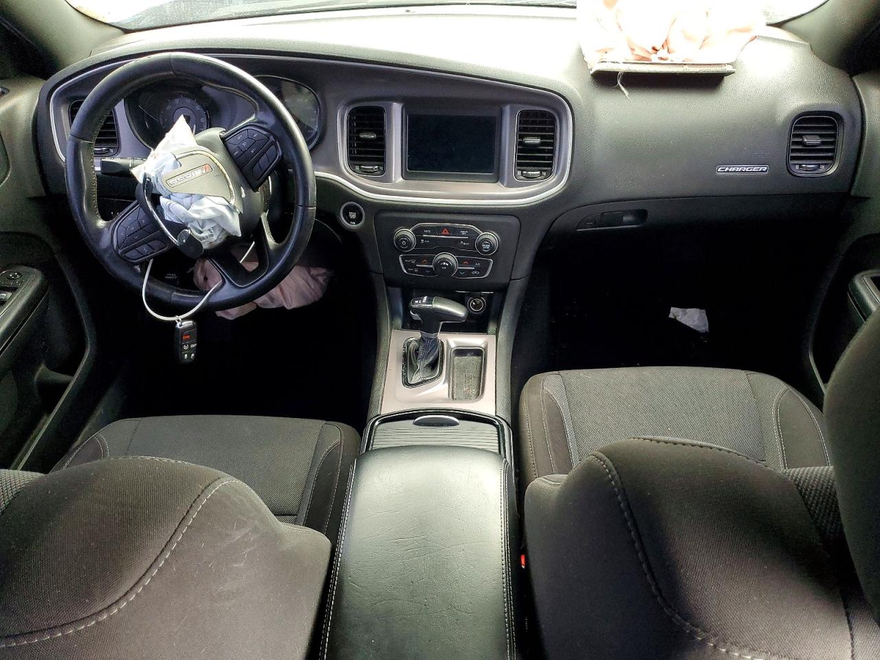 2020 DODGE CHARGER SXT photo 8