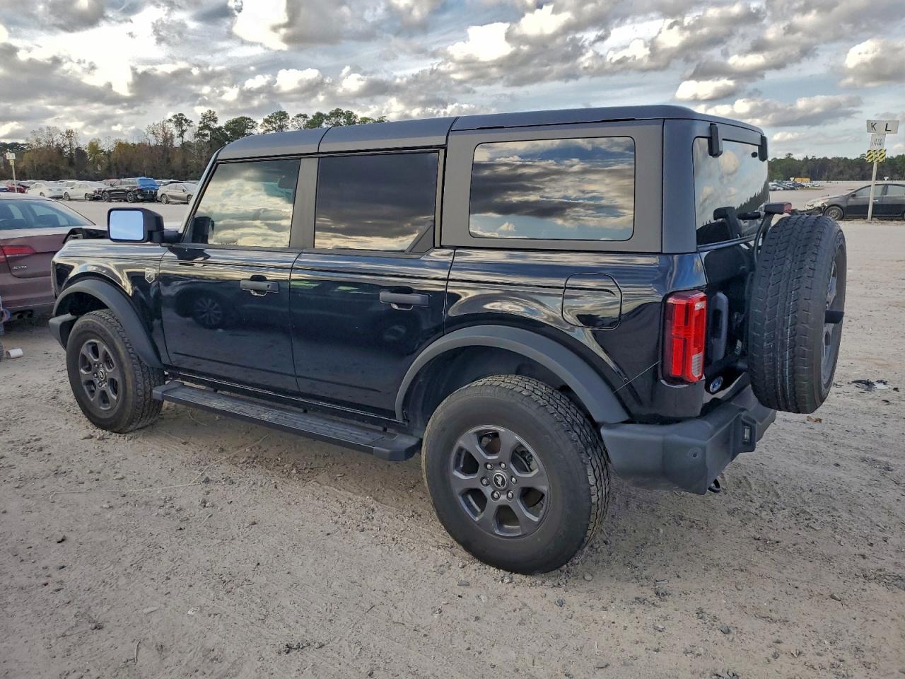 2022 FORD BRONCO BASE photo 2