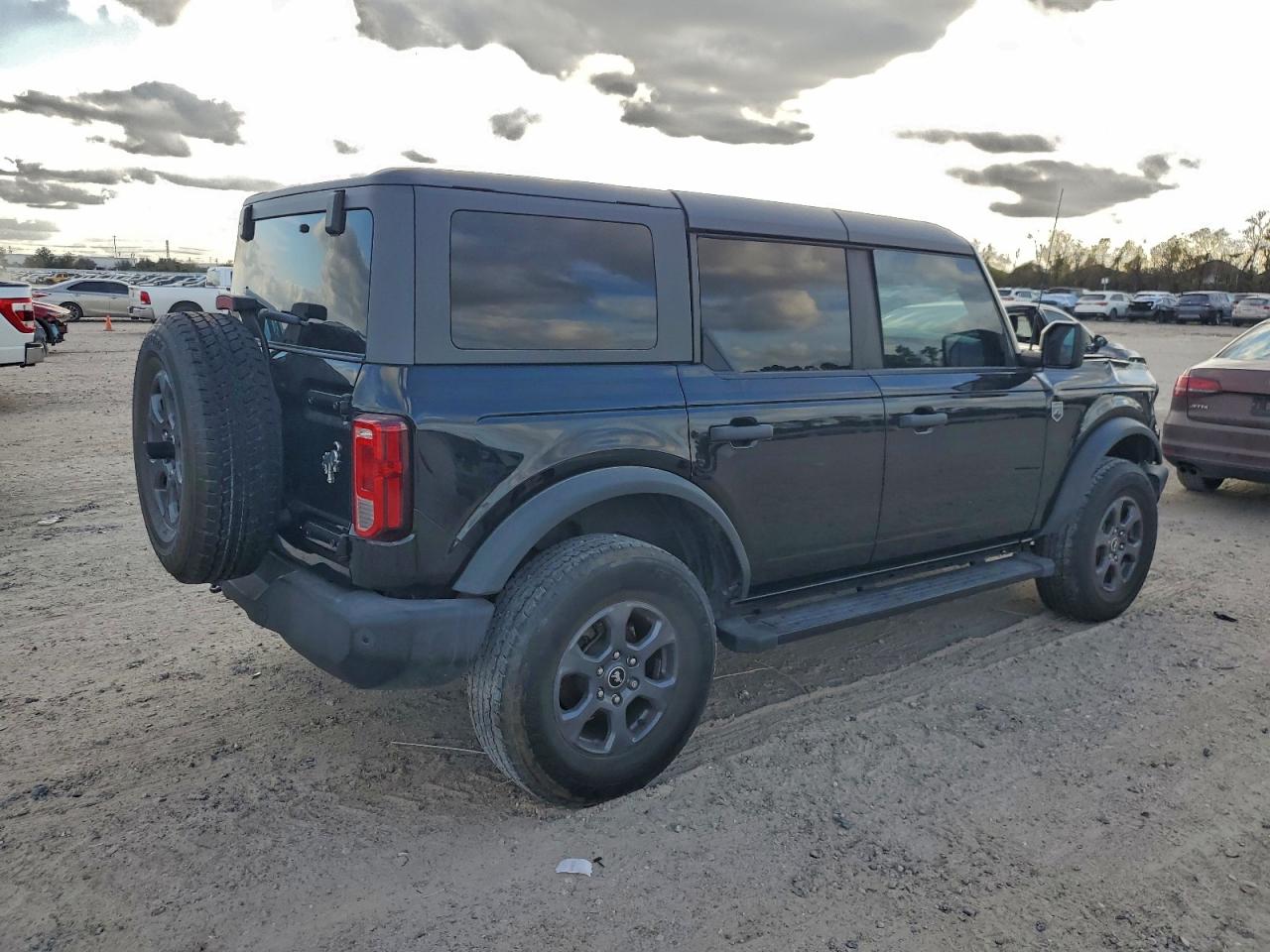 2022 FORD BRONCO BASE photo 3