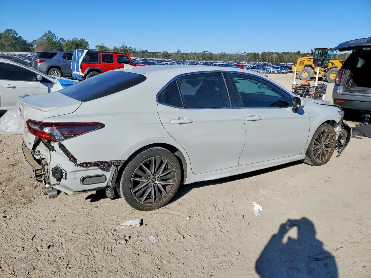 2022 TOYOTA CAMRY SE photo 3