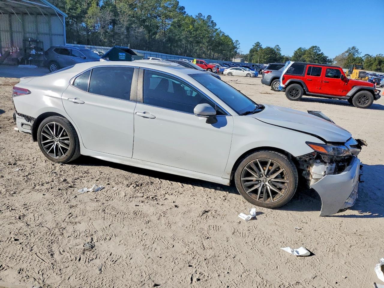 2022 TOYOTA CAMRY SE photo 4