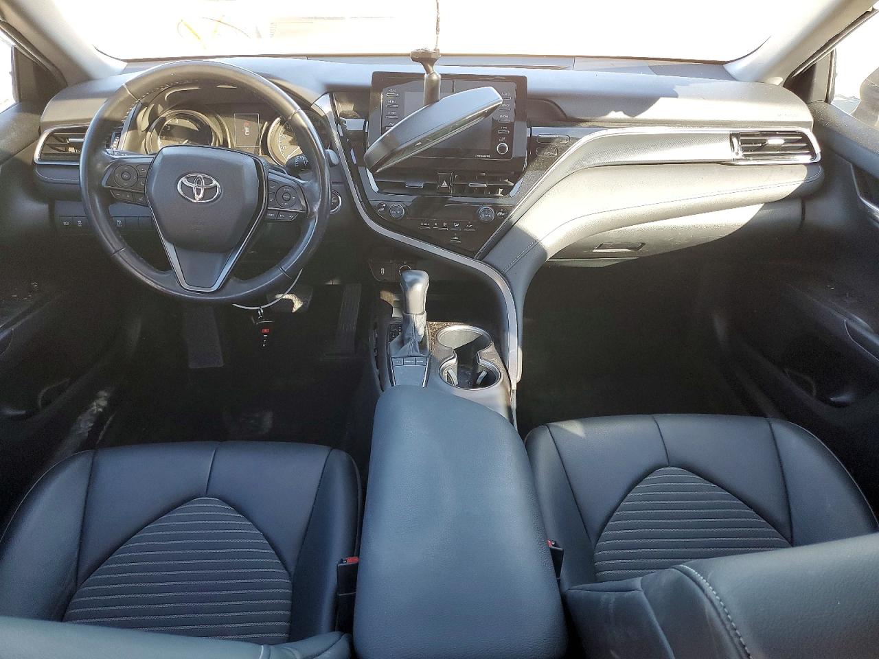 2022 TOYOTA CAMRY SE photo 8