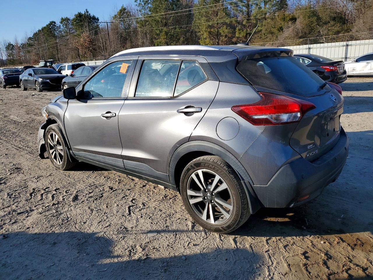 2020 NISSAN KICKS SV photo 2