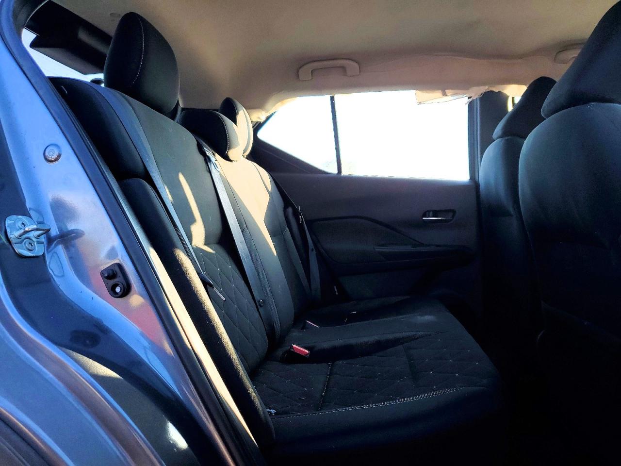 2020 NISSAN KICKS SV photo 11