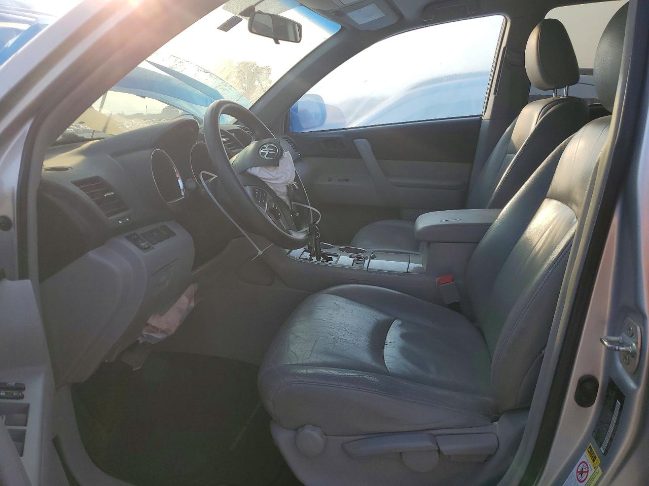2013 TOYOTA HIGHLANDER BASE photo 19