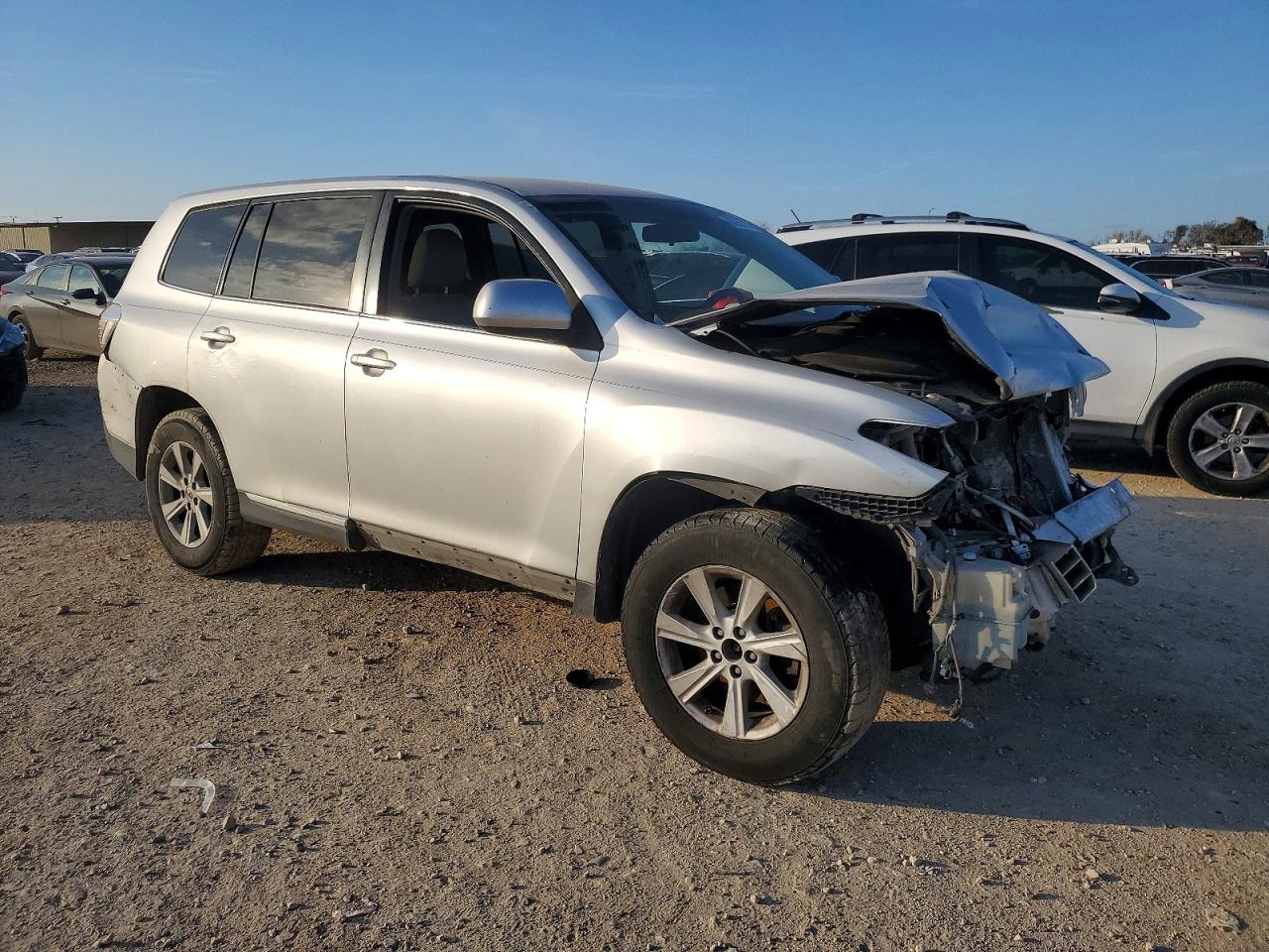 2013 TOYOTA HIGHLANDER BASE photo 10