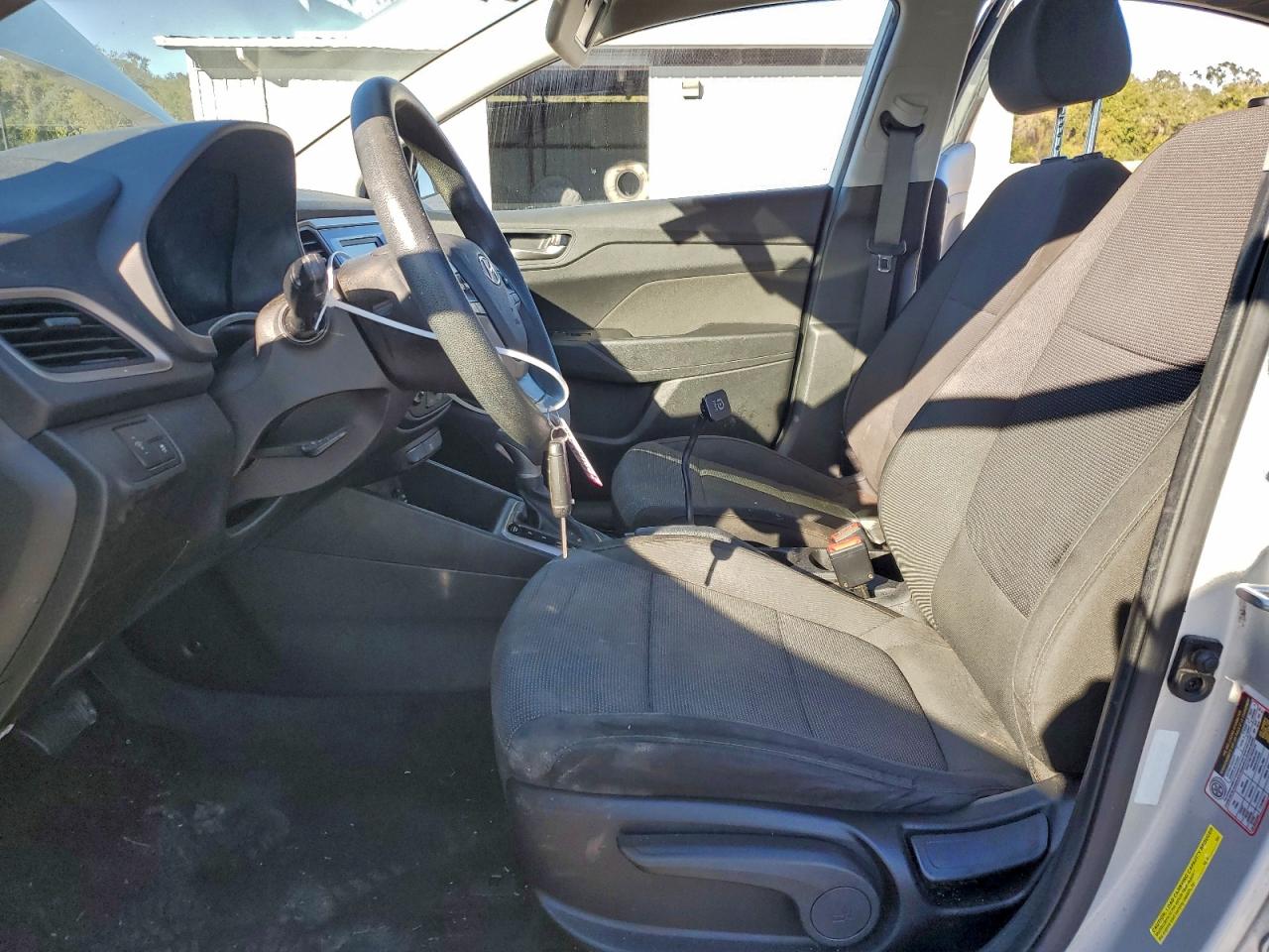 2019 HYUNDAI ACCENT SE photo 19