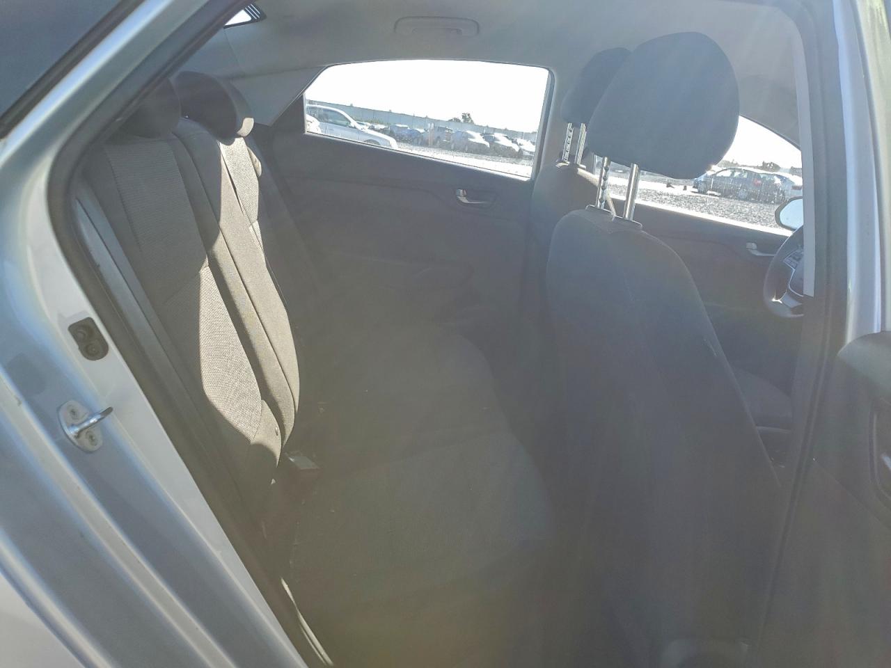 2019 HYUNDAI ACCENT SE photo 28