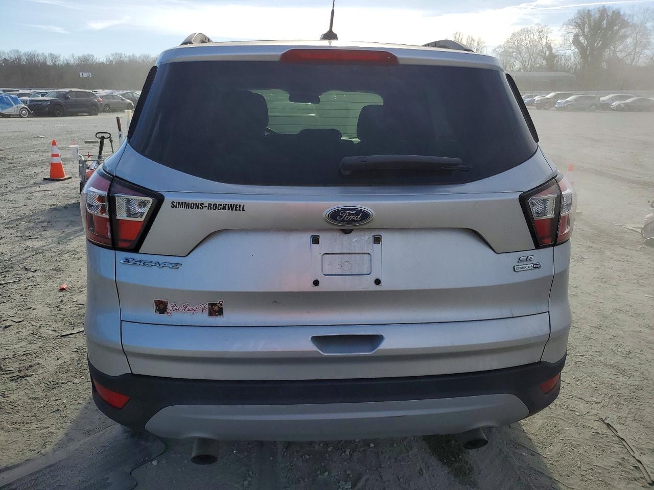 2018 FORD ESCAPE SE photo 16