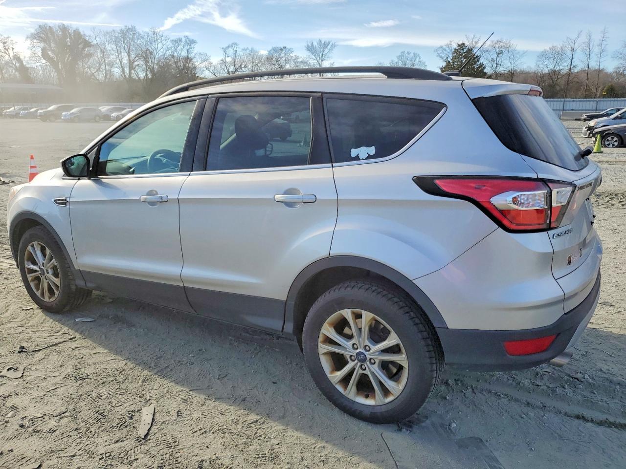 2018 FORD ESCAPE SE photo 4