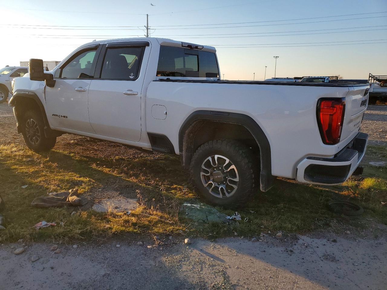 2021 GMC SIERRA K2500 AT4 photo 2