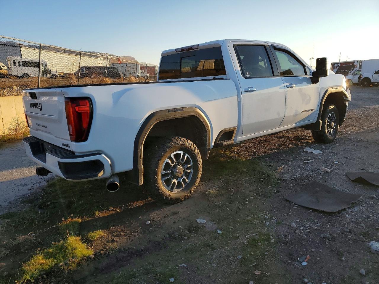 2021 GMC SIERRA K2500 AT4 photo 3