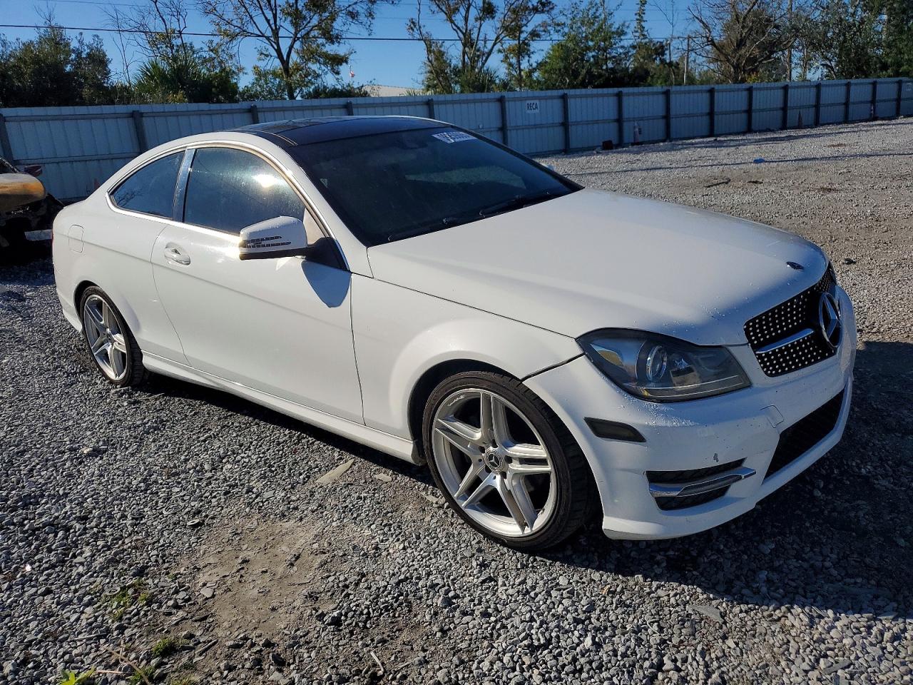 2015 MERCEDES-BENZ C 250 photo 4