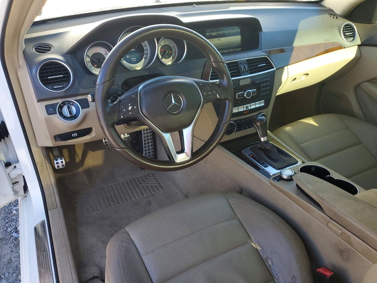 2015 MERCEDES-BENZ C 250 photo 8