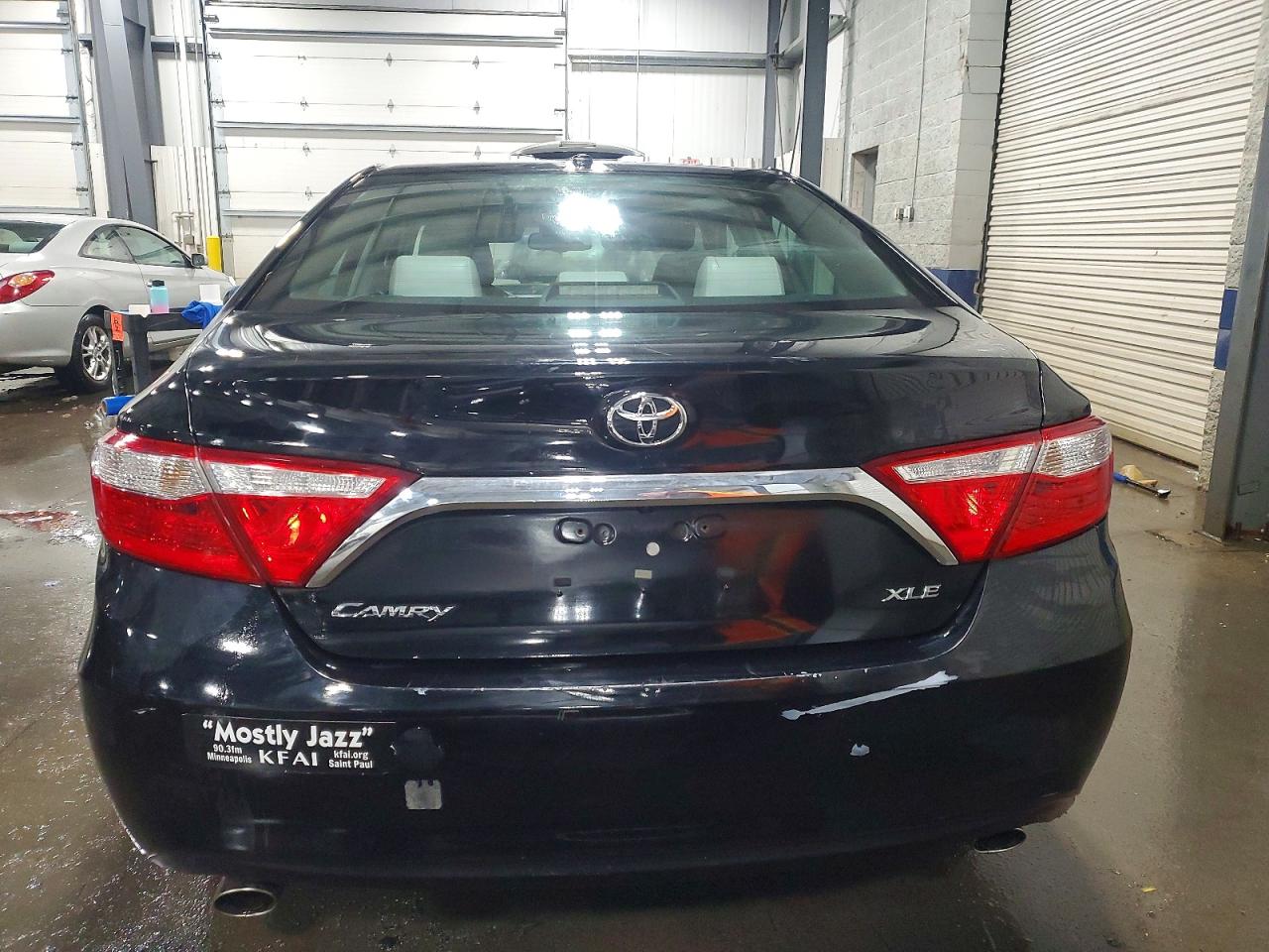 2016 TOYOTA CAMRY XSE photo 6