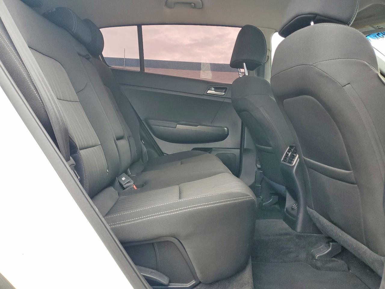 2020 KIA SPORTAGE LX photo 10