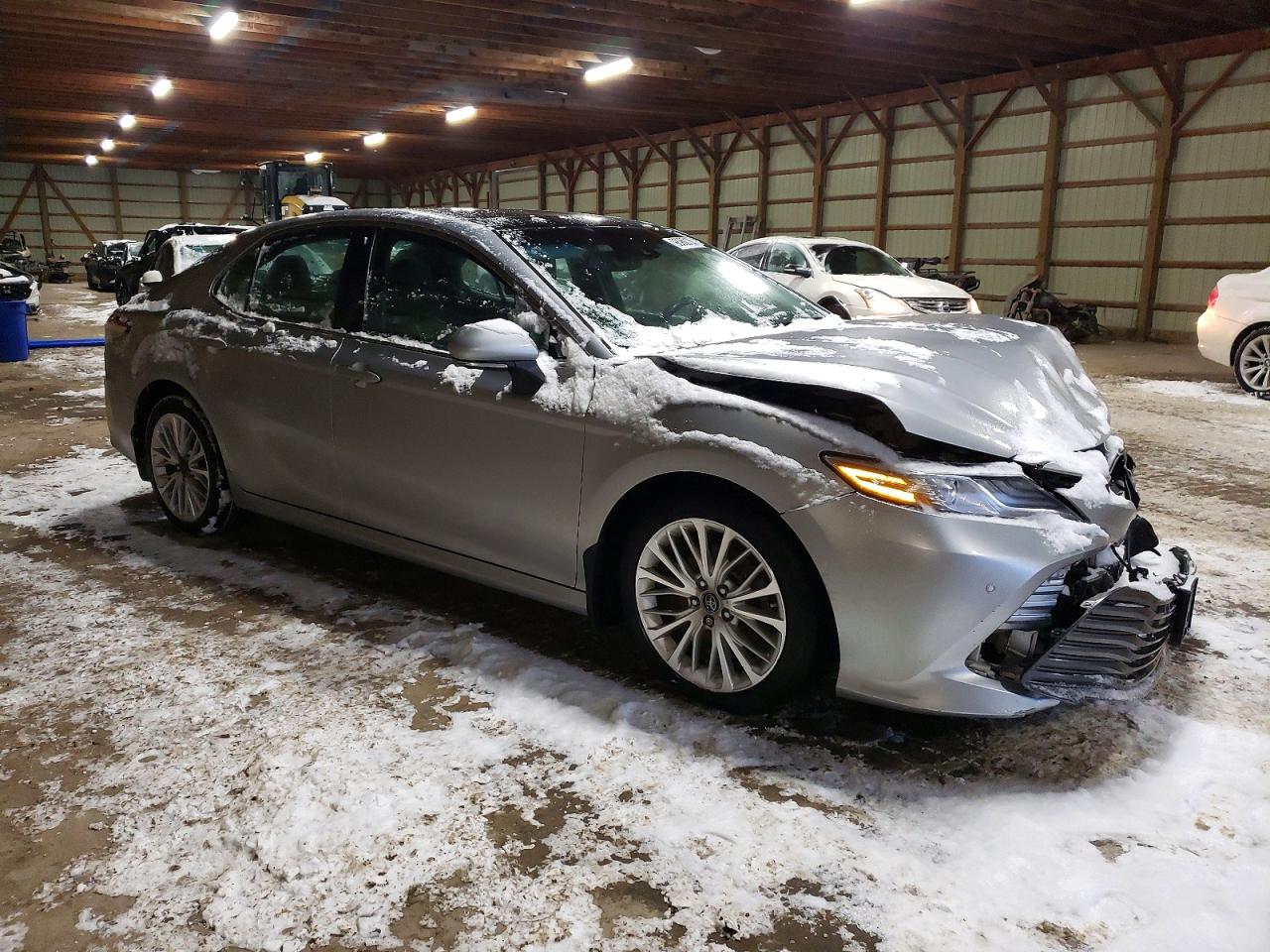 2018 TOYOTA CAMRY L photo 4