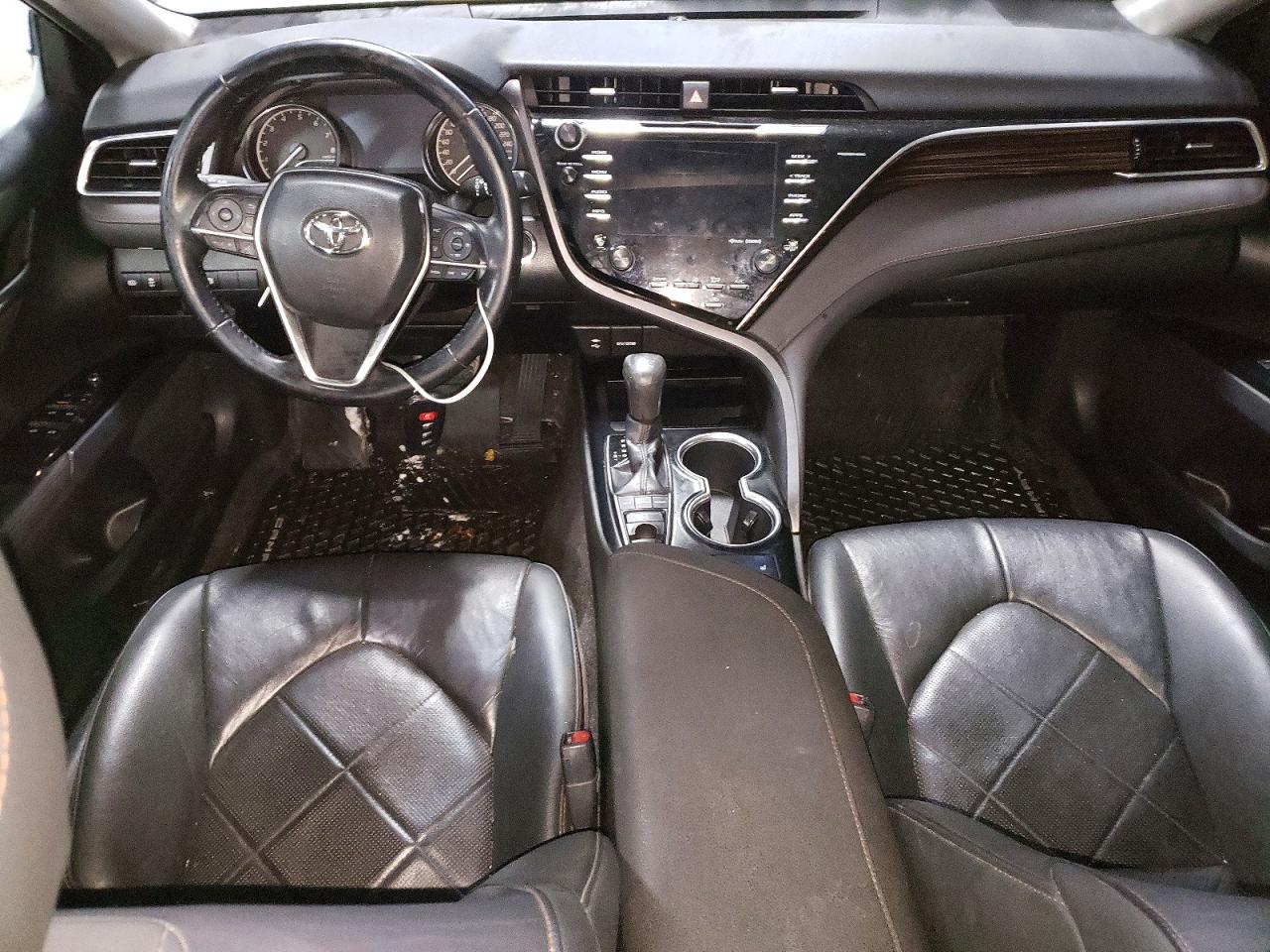 2018 TOYOTA CAMRY L photo 8