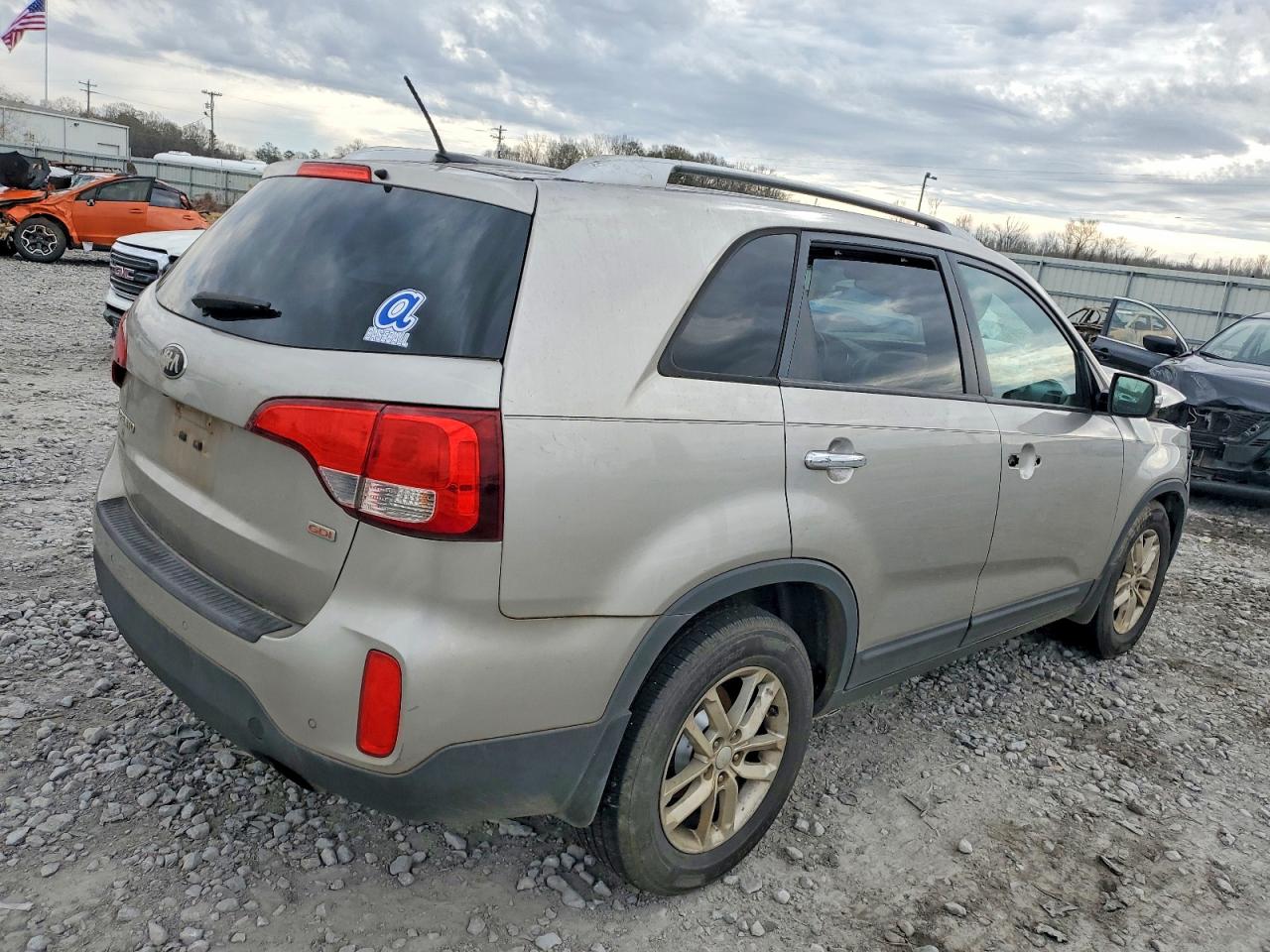 2014 KIA SORENTO LX photo 3