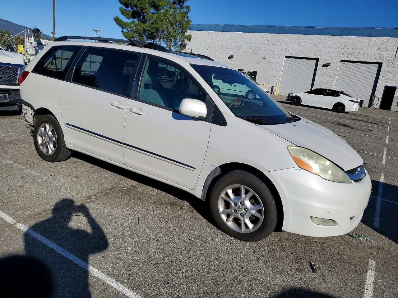 2006 TOYOTA SIENNA XLE LIMITED 7 PASSENGER photo 4