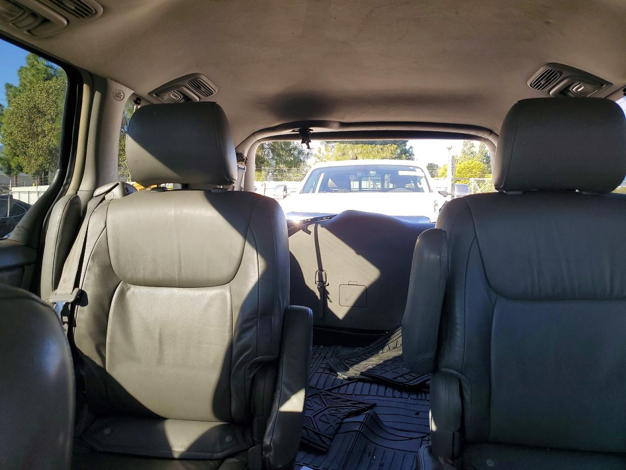 2006 TOYOTA SIENNA XLE LIMITED 7 PASSENGER photo 10