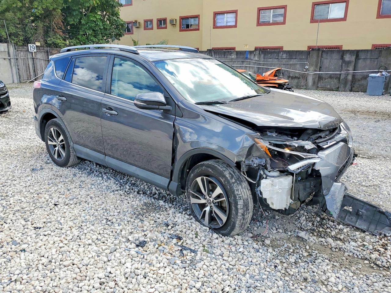 2018 TOYOTA RAV4 ADVENTURE photo 4