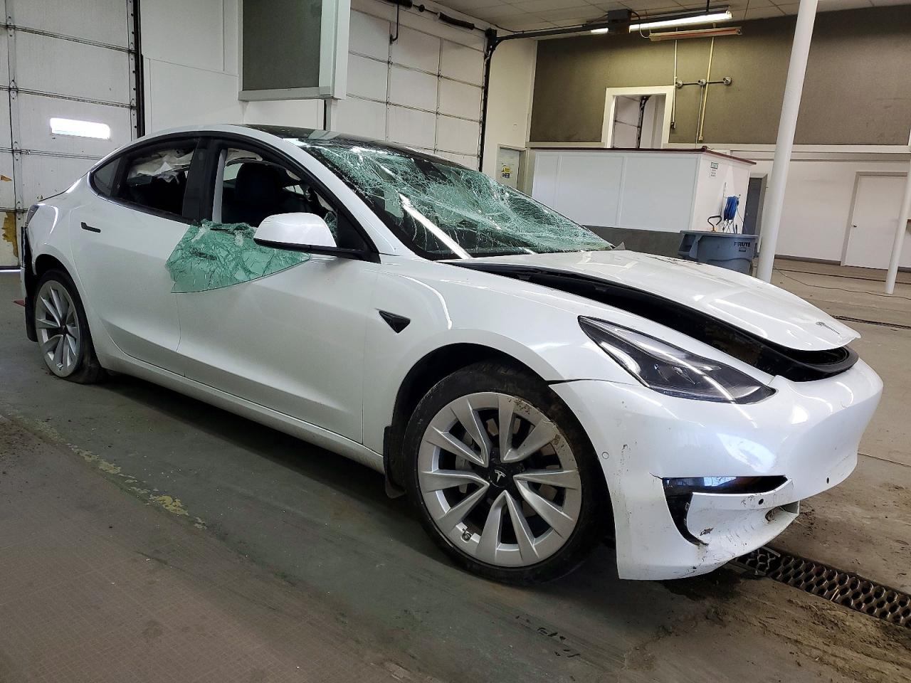 2022 TESLA MODEL 3 photo 4