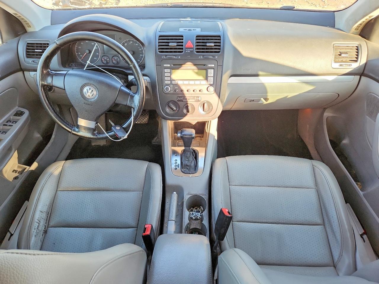 2009 VOLKSWAGEN JETTA SE photo 8