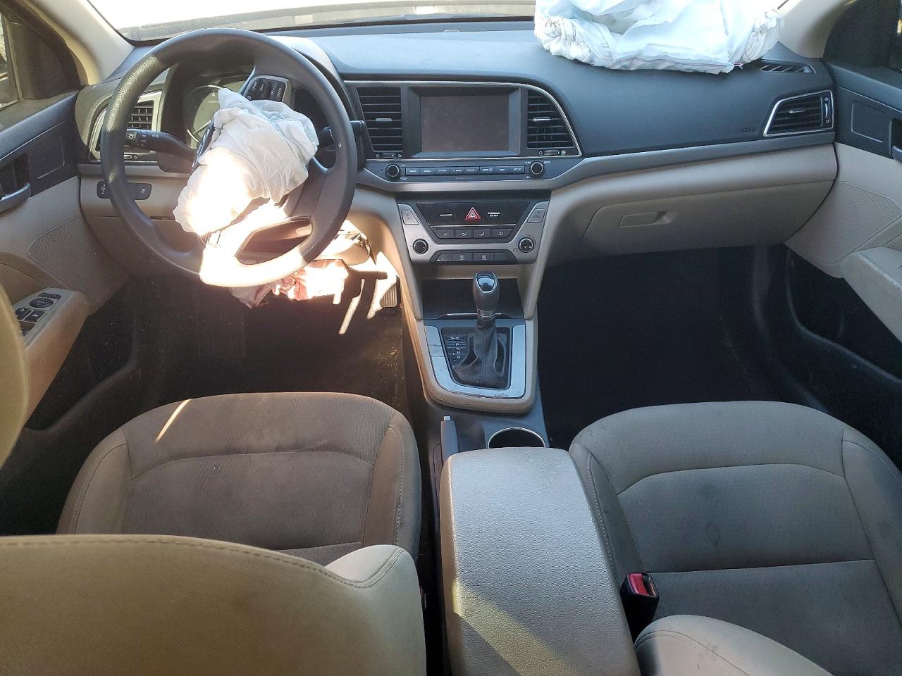 2018 HYUNDAI ELANTRA SEL photo 8