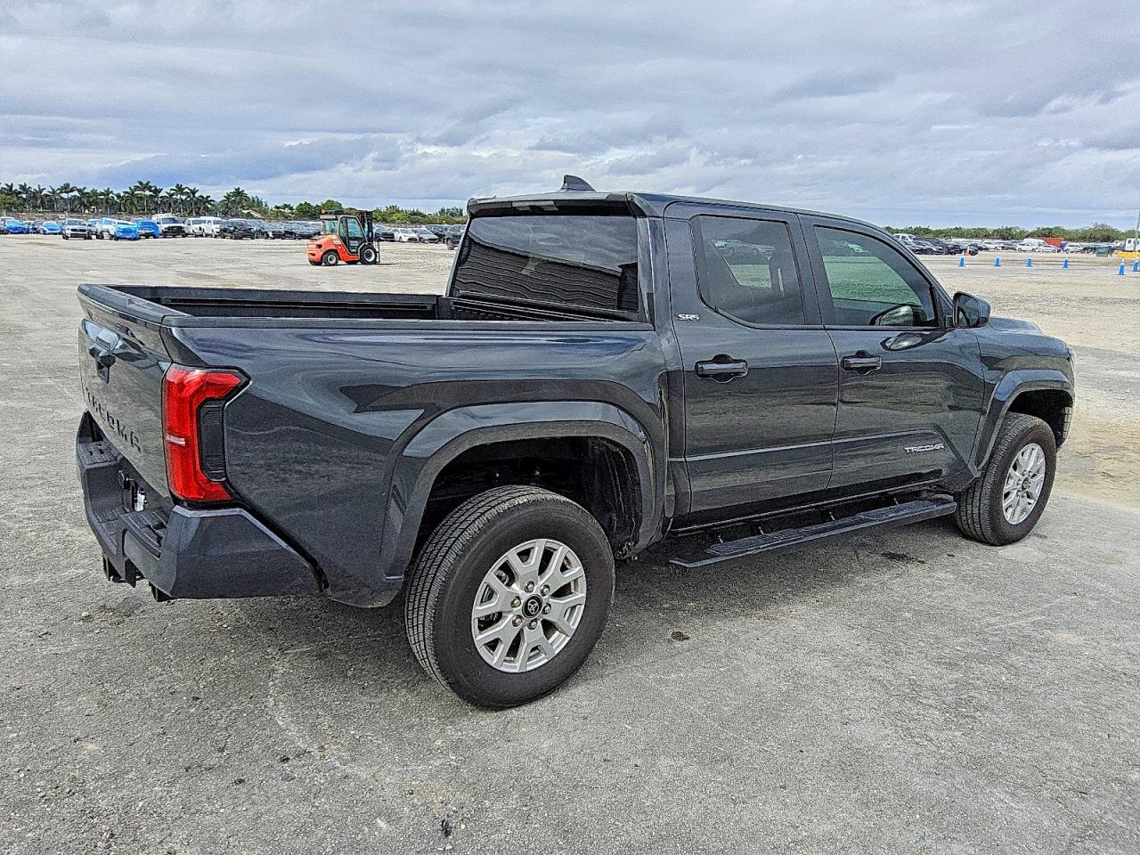 2024 TOYOTA TACOMA DOUBLE CAB photo 3