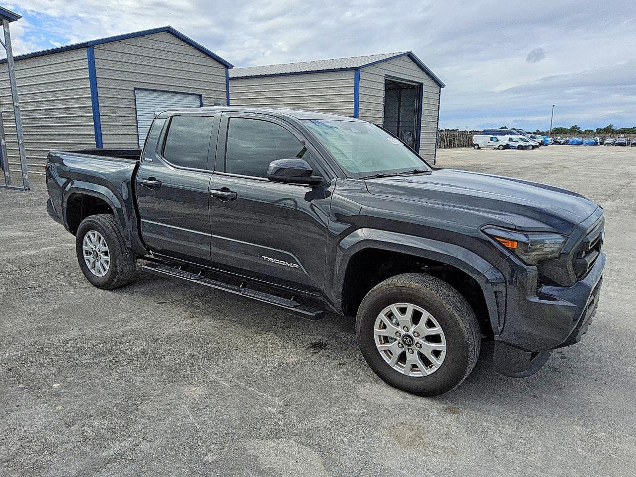 2024 TOYOTA TACOMA DOUBLE CAB photo 4