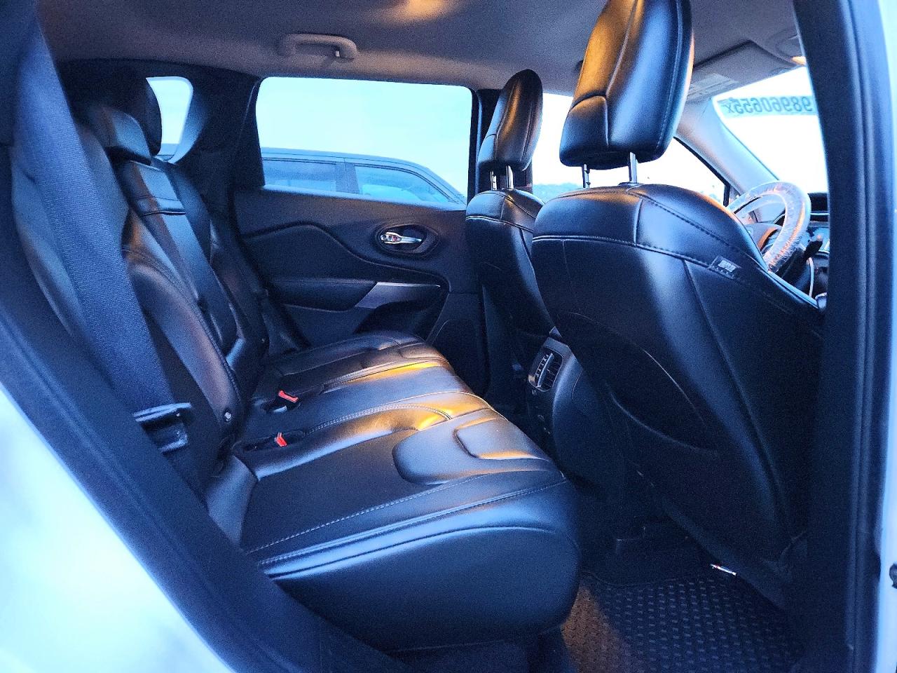 2019 JEEP CHEROKEE LATITUDE PLUS photo 31