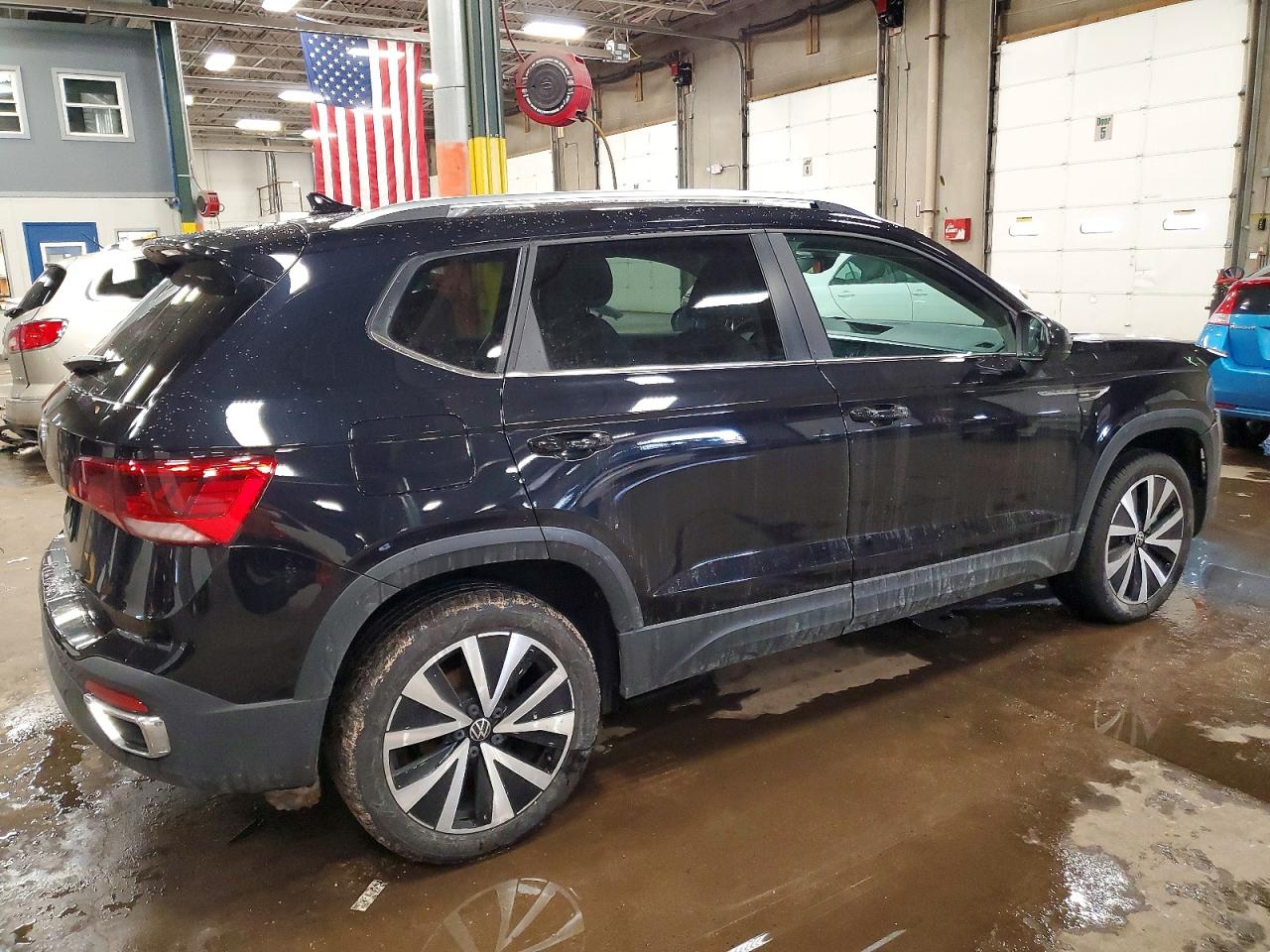 2024 VOLKSWAGEN TAOS SE photo 3