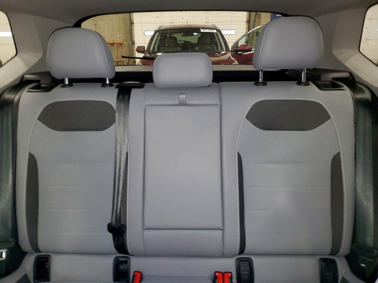 2024 VOLKSWAGEN TAOS SE photo 10