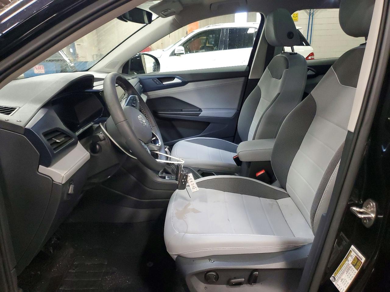2024 VOLKSWAGEN TAOS SE photo 7