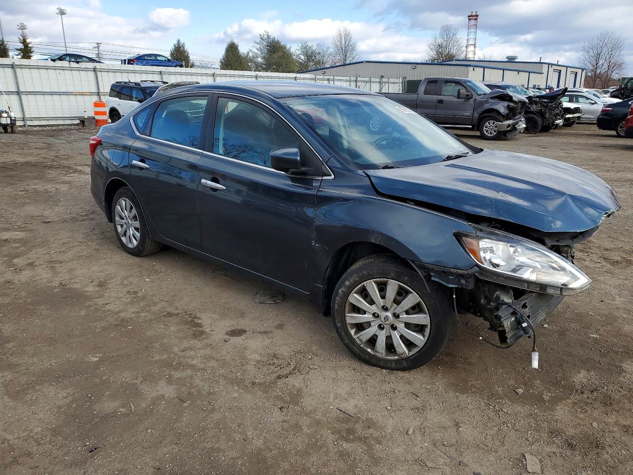 2016 NISSAN SENTRA S photo 4