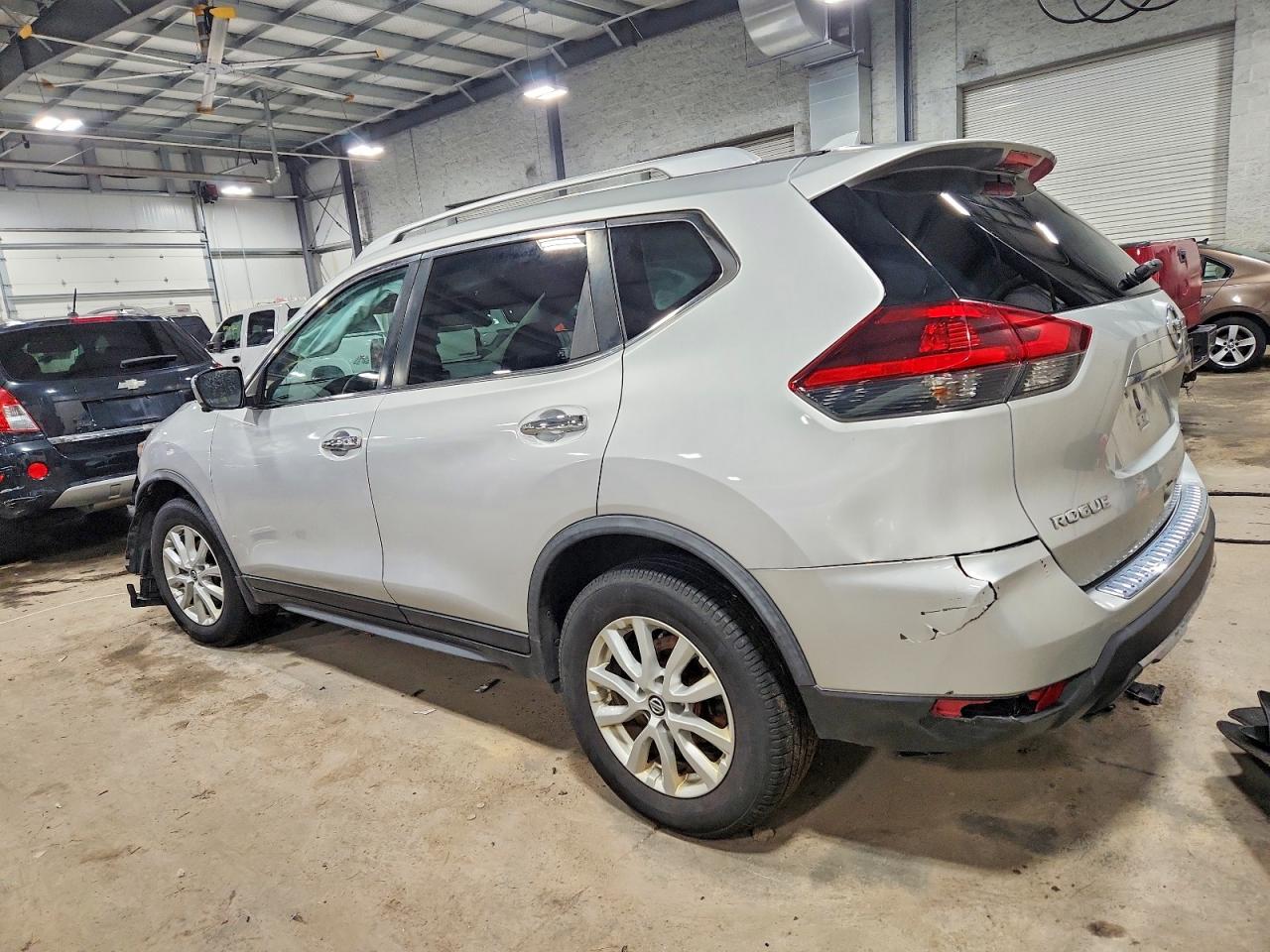 2018 NISSAN ROGUE S photo 3