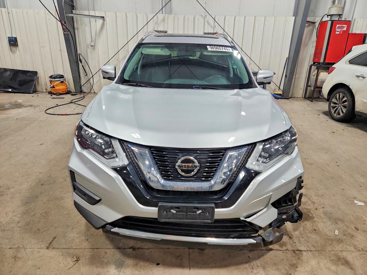 2018 NISSAN ROGUE S photo 9
