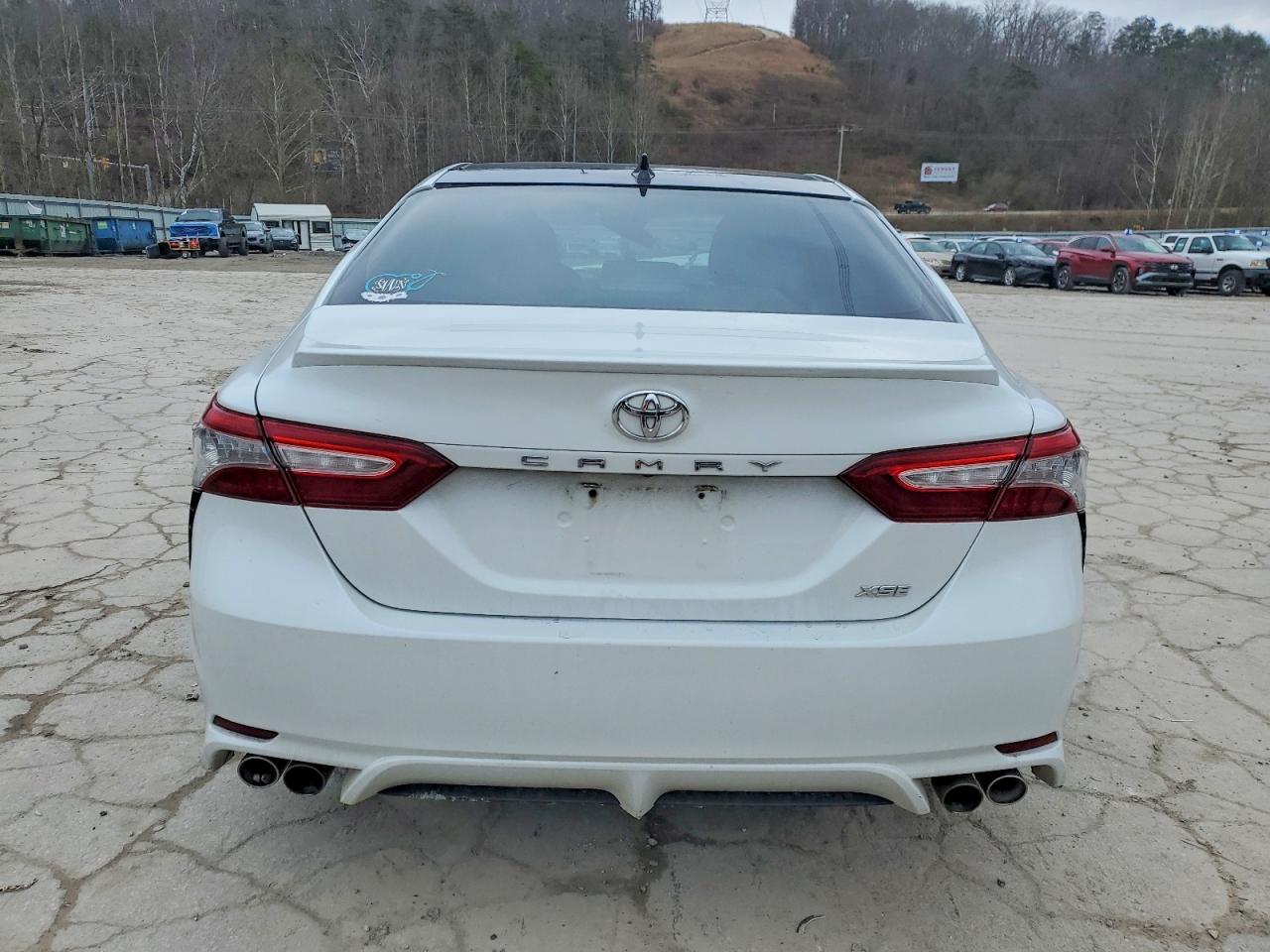 2019 TOYOTA CAMRY XSE photo 6