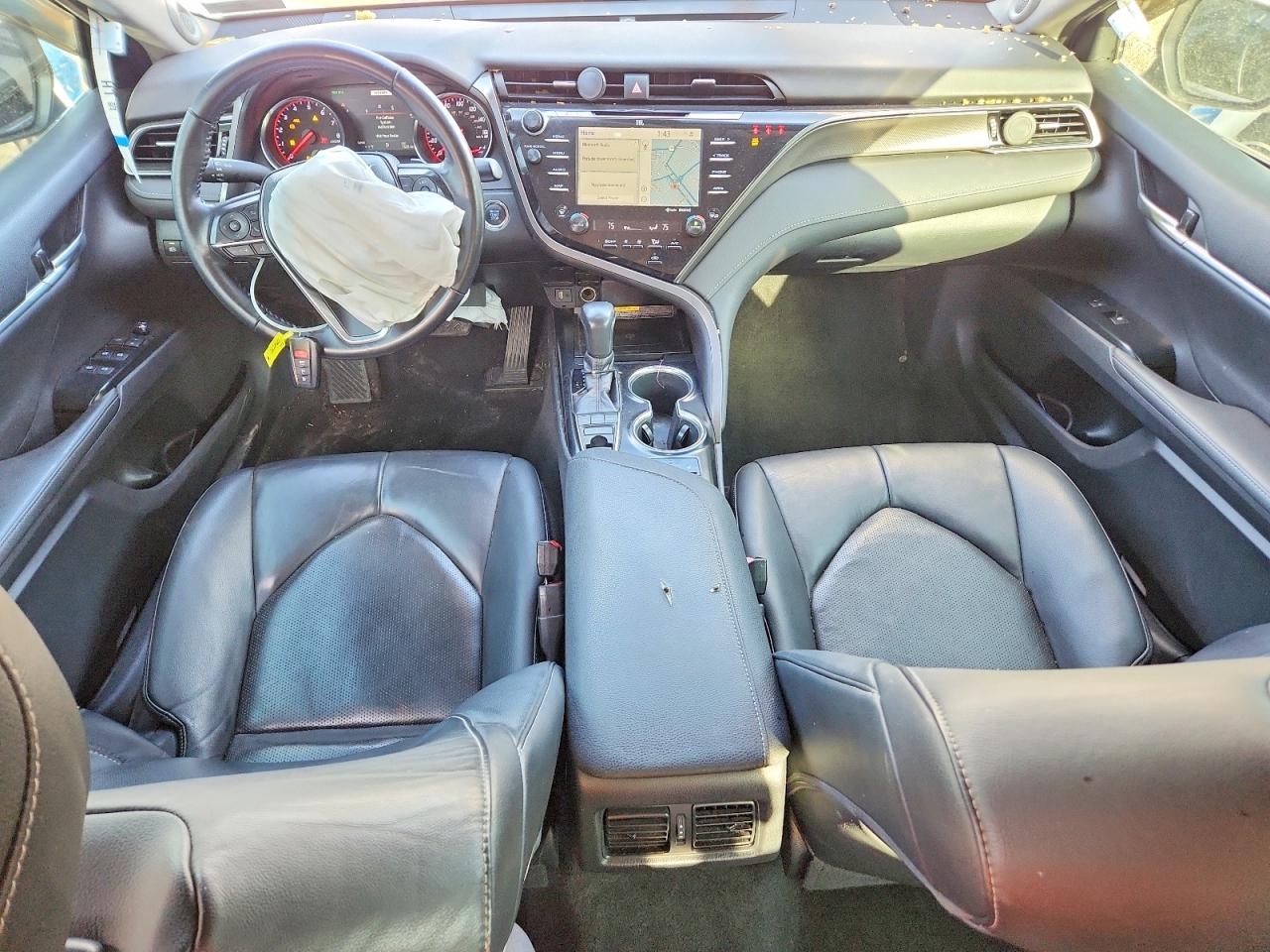 2019 TOYOTA CAMRY XSE photo 8