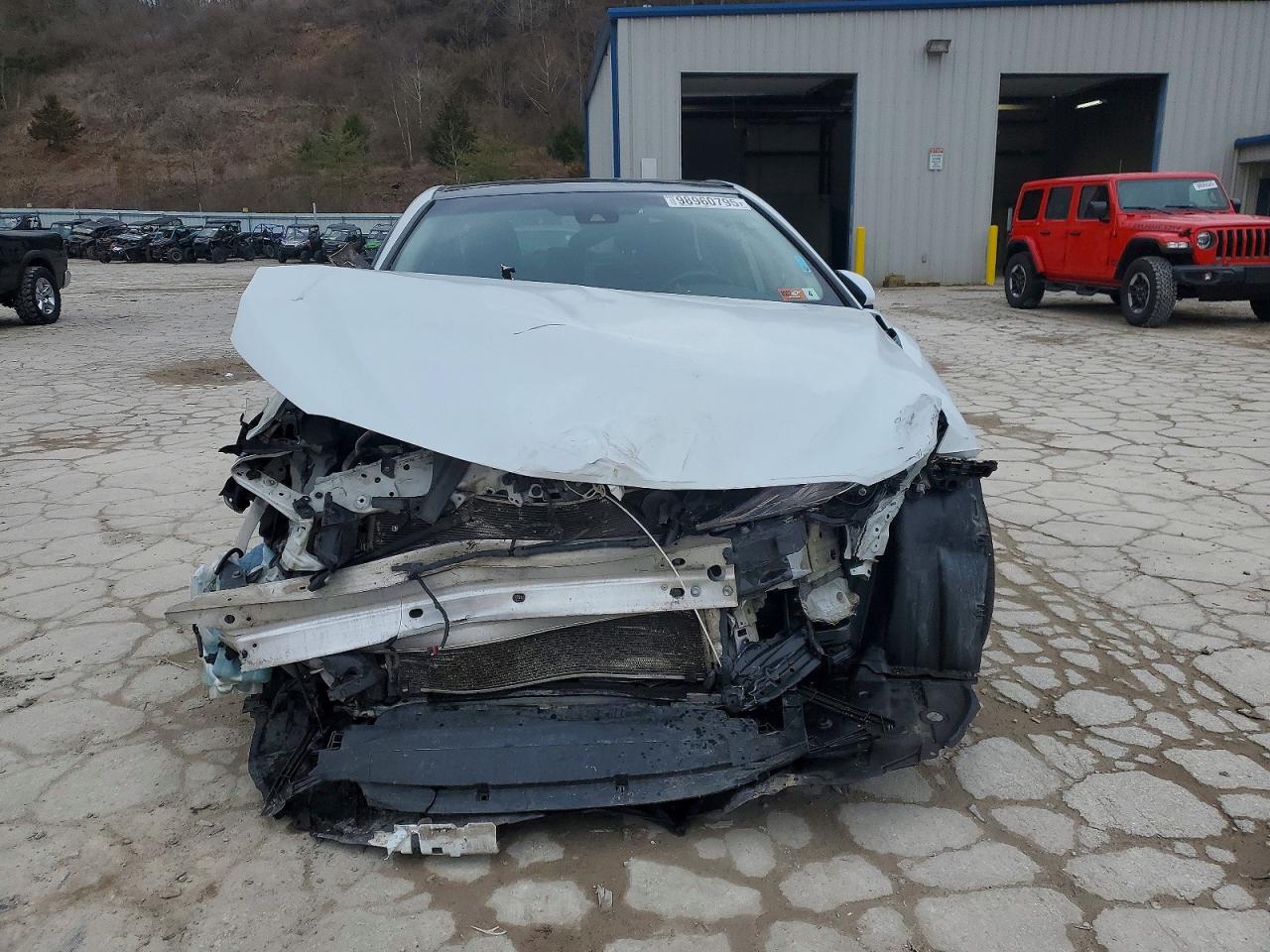 2019 TOYOTA CAMRY XSE photo 5