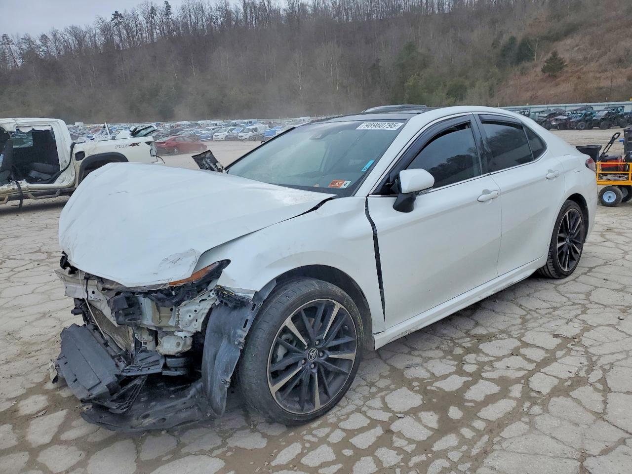2019 TOYOTA CAMRY