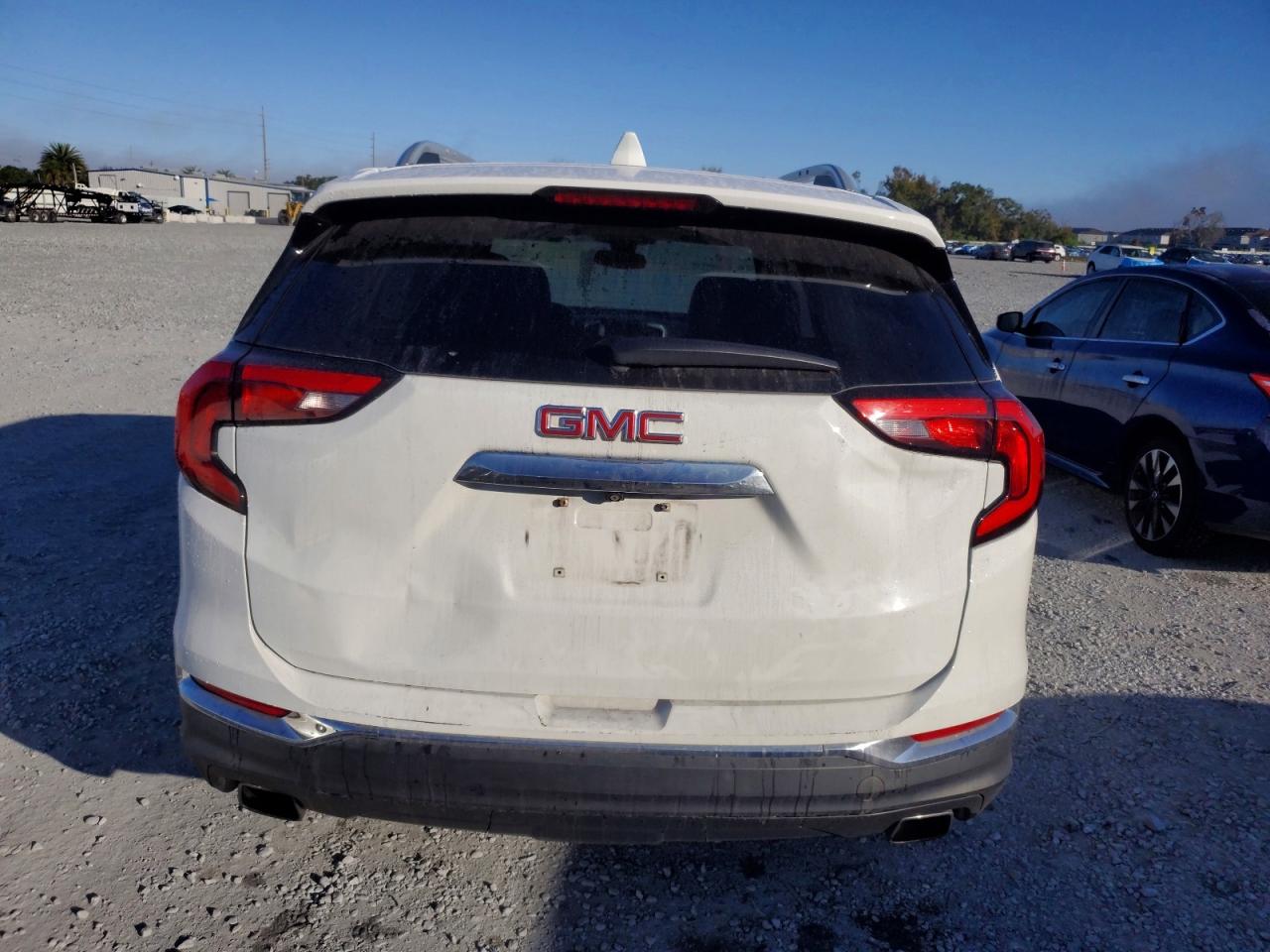 2020 GMC TERRAIN SLT photo 11
