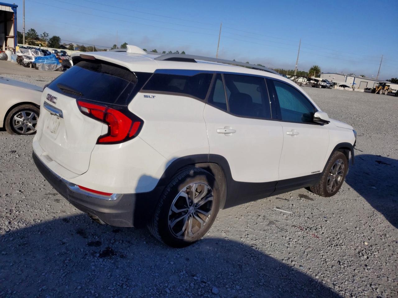 2020 GMC TERRAIN SLT photo 5