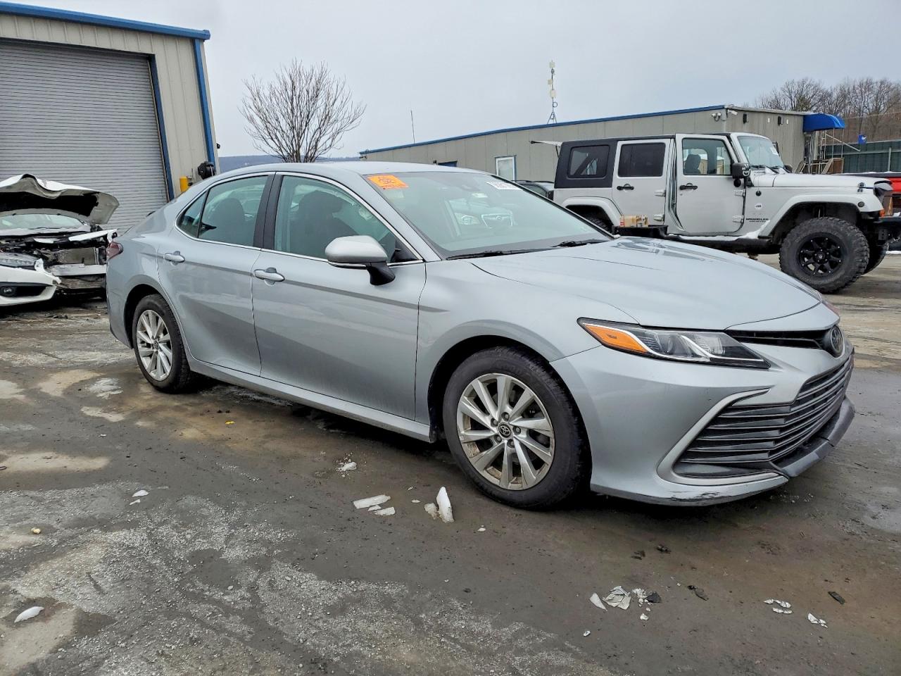 2023 TOYOTA CAMRY LE photo 4