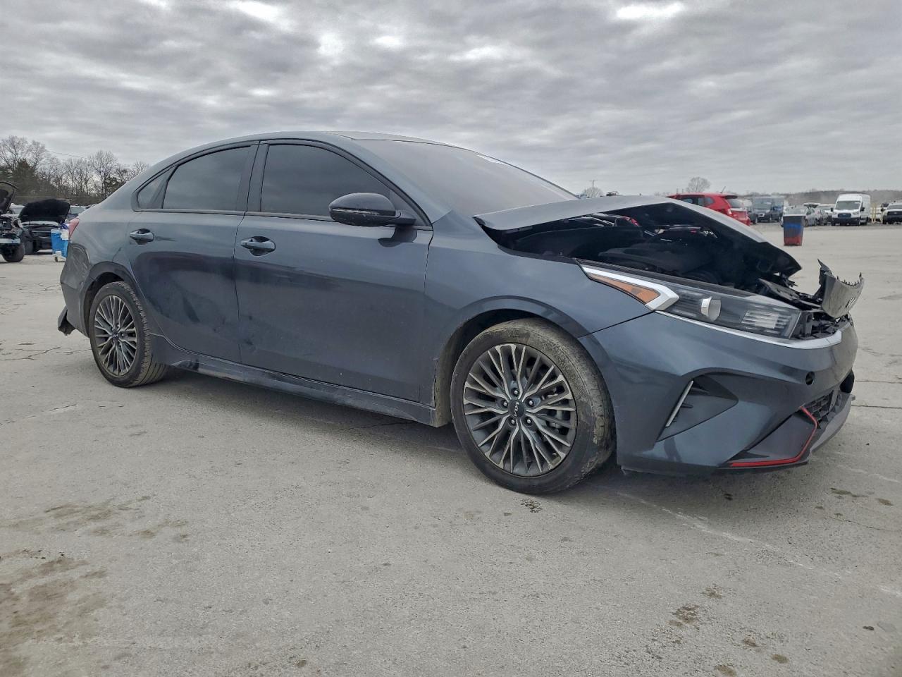 2024 KIA FORTE GT LINE photo 4